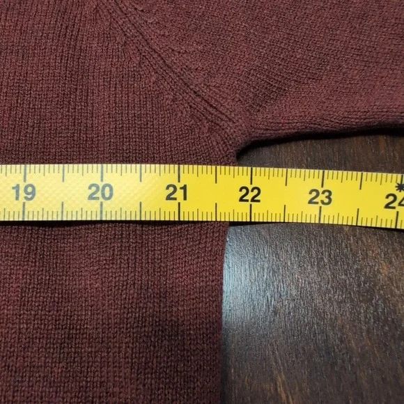 LL Bean Mens V Neck Lambswool Sweater Size Medium Red 264789 - Picture 7 of 8